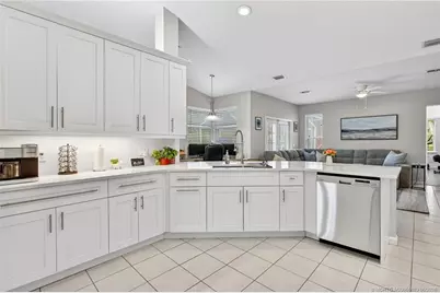 671 SE Pin Oak Terrace, Stuart, FL 34997 - Photo 18
