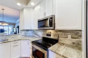 13 Harbour Isle Dr W, Fort Pierce, FL 34949 - Photo 12