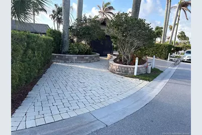 350 NW Foursome Lane, Port Saint Lucie, FL 34986 - Photo 1
