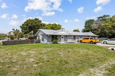 3248 SE Golden Gate Avenue, Stuart, FL 34997 - Photo 2