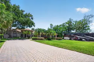 5884 NW 79th Way, Pompano Beach, FL 33067 - Photo 4