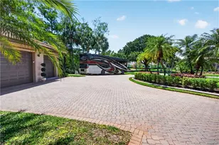 5884 NW 79th Way, Pompano Beach, FL 33067 - Photo 10