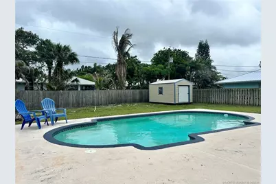 1725 NE Darlich Avenue, Jensen Beach, FL 34957 - Photo 2