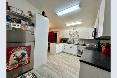 1725 NE Darlich Avenue, Jensen Beach, FL 34957 - Photo 8