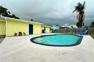 1725 NE Darlich Ave, Jensen Beach, FL 34957 - Photo 4