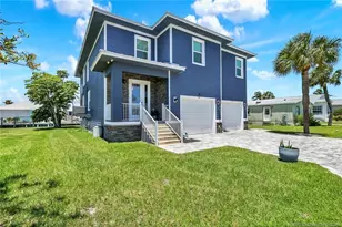 10751 S Ocean Dr, Jensen Beach, FL 34957 - Photo 4