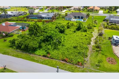 2012 SE Giffen Avenue, Port Saint Lucie, FL 34952 - Photo 10