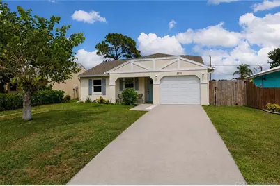 5819 SE Wilsie Drive, Stuart, FL 34997 - Photo 2