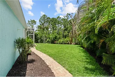 512 NW Sunflower Place, Jensen Beach, FL 34957 - Photo 32