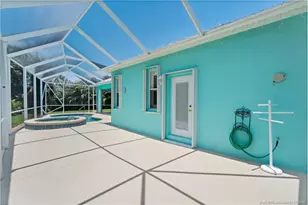 512 NW Sunflower Pl, Jensen Beach, FL 34957 - Photo 32
