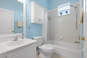 512 NW Sunflower Pl, Jensen Beach, FL 34957 - Photo 22