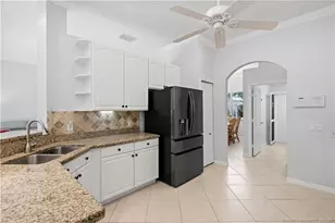 512 NW Sunflower Pl, Jensen Beach, FL 34957 - Photo 10