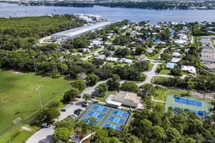 972 SW Hunt Club Cir, Palm City, FL 34990 - Photo 32