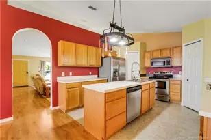 432 NW Raymond Ln, Port Saint Lucie, FL 34983 - Photo 8