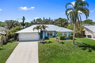 984 NW 16th Pl, Stuart, FL 34994 - Photo 2
