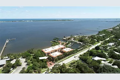 1532 NE Outrigger Landings Drive, Jensen Beach, FL 34957 - Photo 4