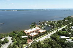 1532 NE Outrigger Landings Dr, Jensen Beach, FL 34957 - Photo 4