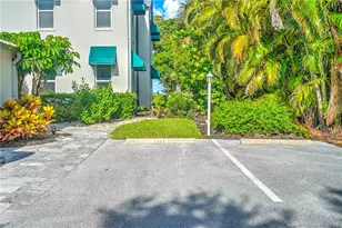 184 NE Edgewater Dr, Stuart, FL 34996 - Photo 2