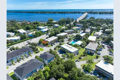 1824 SE Ocean Cove Way, Stuart, FL 34996 - Photo 4