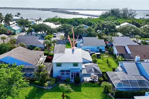 4061 NE Breakwater Dr, Jensen Beach, FL 34957 - Photo 10
