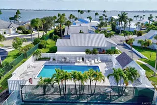 4061 NE Breakwater Dr, Jensen Beach, FL 34957 - Photo 44