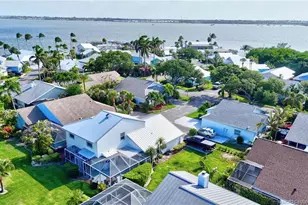 4061 NE Breakwater Dr, Jensen Beach, FL 34957 - Photo 40