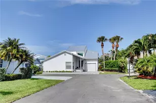 4061 NE Breakwater Dr, Jensen Beach, FL 34957 - Photo 4