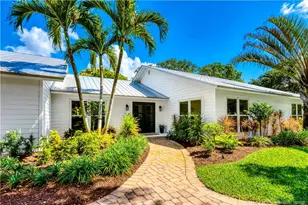 10 Ridgeland Dr, Stuart, FL 34996 - Photo 2
