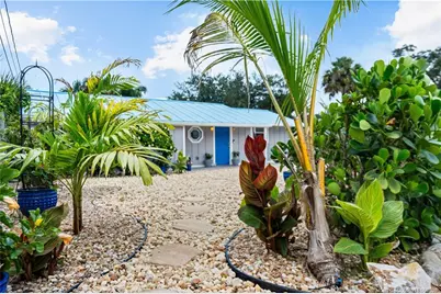 2495 NE Hickory Avenue, Jensen Beach, FL 34957 - Photo 40