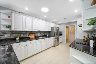 3554 SE Fairway East, Stuart, FL 34997 - Photo 10