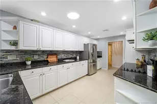 3554 SE Fairway E, Stuart, FL 34997 - Photo 10