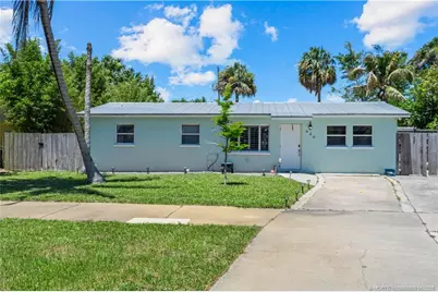 520 SE Dolphin Drive, Stuart, FL 34996 - Photo 2