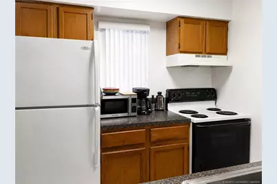 615 NW Oleander Street #202, Stuart, FL 34994 - Photo 10