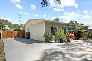 523 SE Dolphin Dr, Stuart, FL 34996 - Photo 6