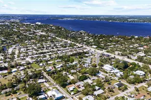 523 SE Dolphin Dr, Stuart, FL 34996 - Photo 54