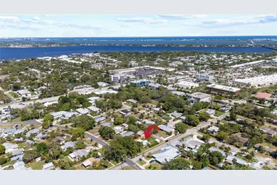 523 SE Dolphin Drive, Stuart, FL 34996 - Photo 10