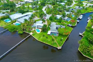 1910 NW Cove Cir, Stuart, FL 34994 - Photo 2
