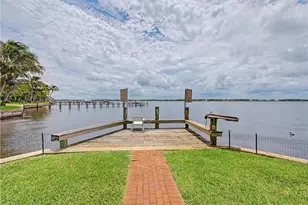 1910 NW Cove Cir, Stuart, FL 34994 - Photo 18