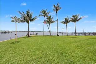 1910 NW Cove Cir, Stuart, FL 34994 - Photo 14