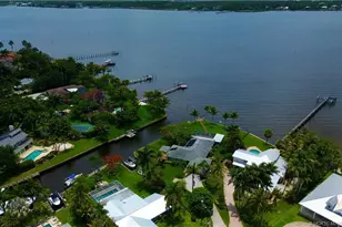 1910 NW Cove Cir, Stuart, FL 34994 - Photo 4