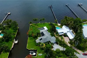 1910 NW Cove Cir, Stuart, FL 34994 - Photo 4
