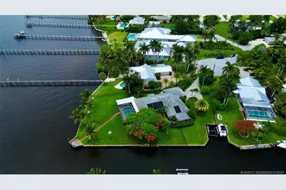 1910 NW Cove Circle, Stuart, FL 34994 - Photo 4