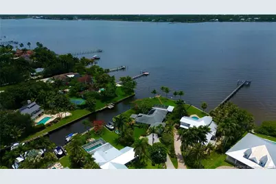 1910 NW Cove Circle, Stuart, FL 34994 - Photo 2