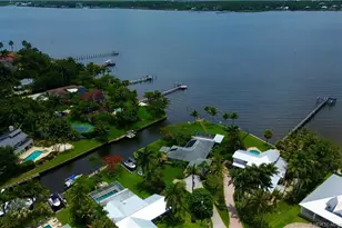 1910 NW Cove Cir, Stuart, FL 34994 - Photo 2