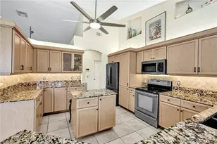 460 NE Cornwall Ave Ave, Port Saint Lucie, FL 34983 - Photo 10