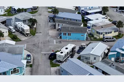 944 Nettles Boulevard, Jensen Beach, FL 34957 - Photo 20