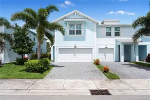 351 SE Angler Dr, Stuart, FL 34994 - Photo 2