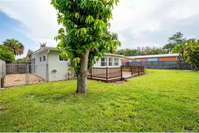 1028 NE Hansen Terrace, Jensen Beach, FL 34957 - Photo 30
