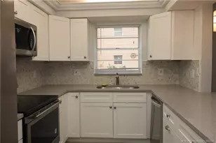 2950 SE Ocean Blvd, Stuart, FL 34996 - Photo 10