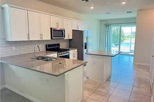 10214 SW Captiva Dr, Port Saint Lucie, FL 34987 - Photo 4